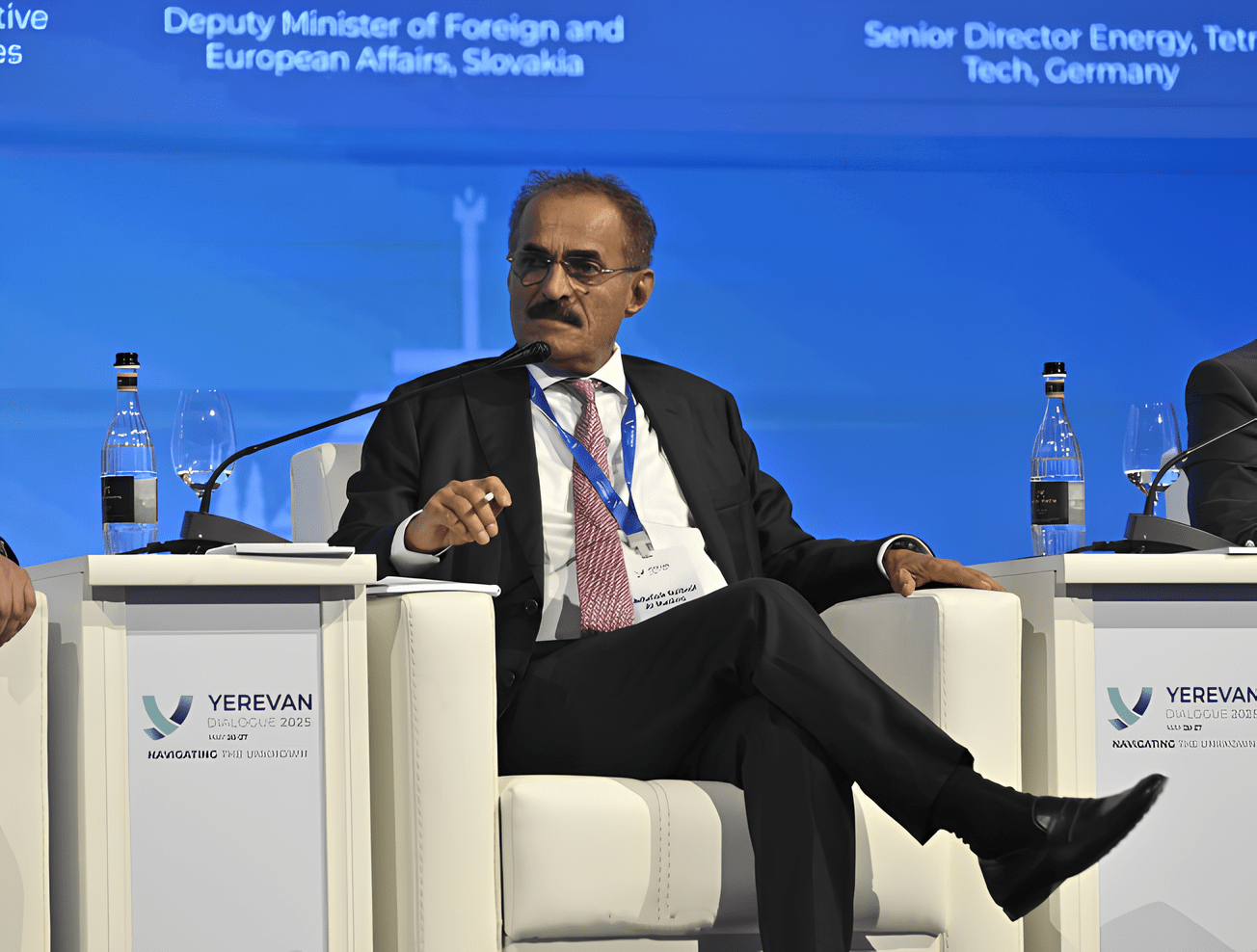 عبد الله بلحيف النعيمي يشارك في منتدى “حوار يريفان 2025” لمناقشة تحديات المناخ والتكنولوجيا