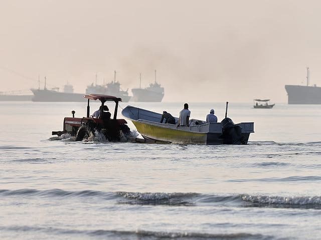 The UAE: Avoiding harm and building alternatives in an era of maritime transformations